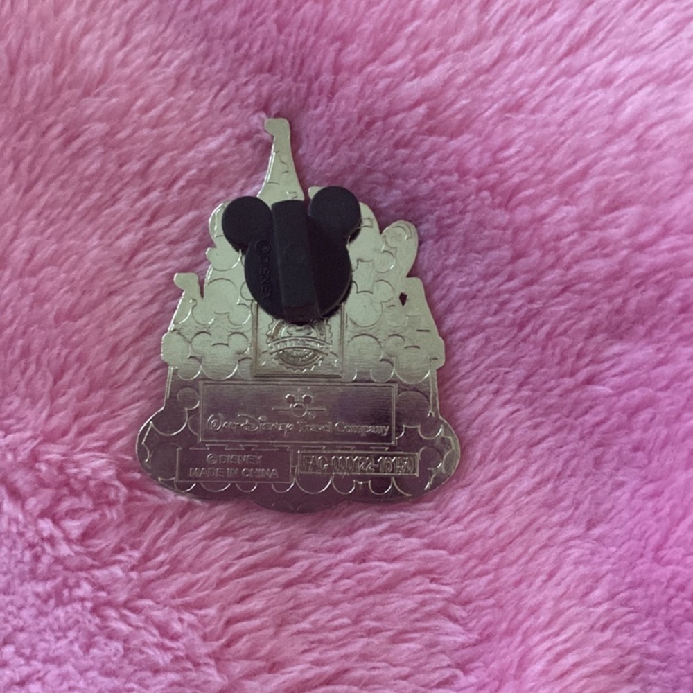 Disney Pin - Picture 2 of 2